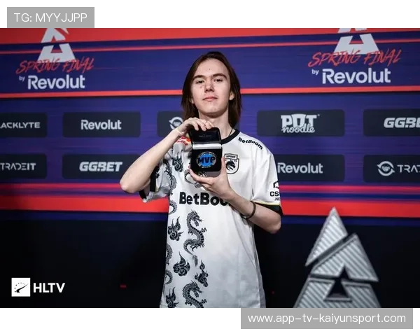 NAVI中路推进成功锁定赛点